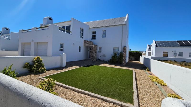 4 Bedroom Property for Sale in Lampiesbaai Western Cape